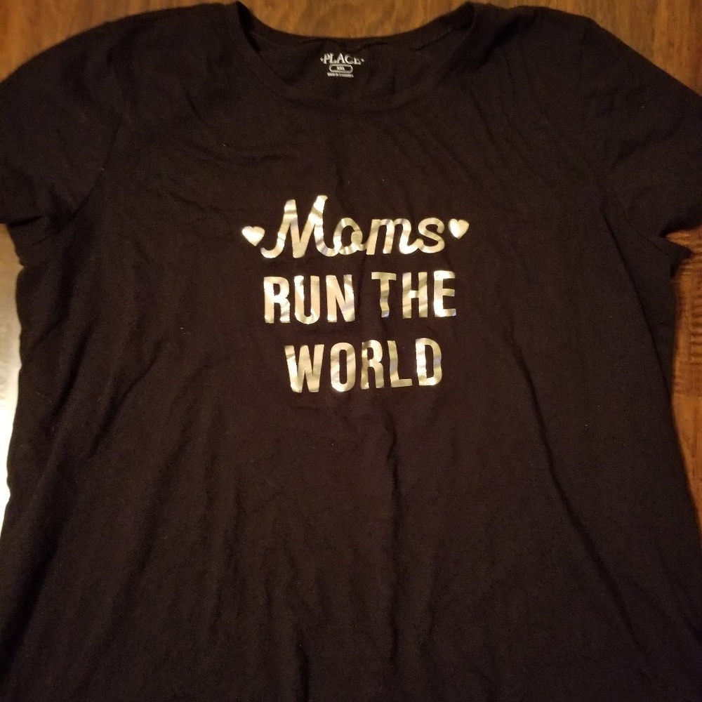 Women's T-shirt "Moms Run the World"
